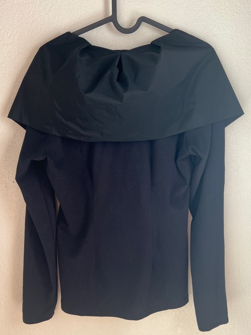 CAbi Cinema Top #143 Black Portrait Collar Twist Front Long Sleeve Blouse L - Picture 3 of 14